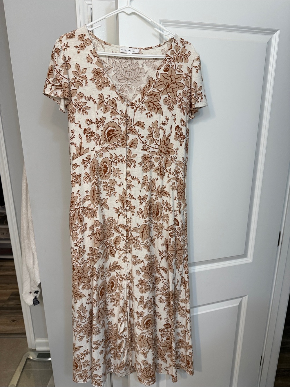 Feminine Floral Button-Front Midi Dress - Cream & Brown